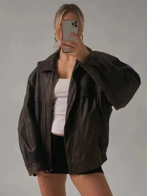 Black oversized leather jacket women’s street style