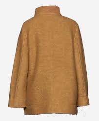 Nancy Wheeler brown wool coat Stranger Things S03 lapel style