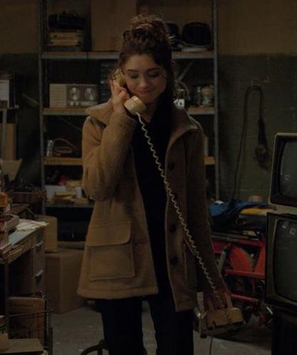 Nancy Wheeler brown wool coat Stranger Things S03 lapel style